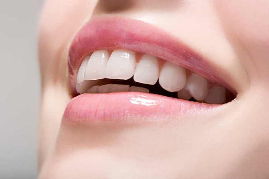 Your St. Louis Dentist Weighs in on the Benefits of Teeth Whitening